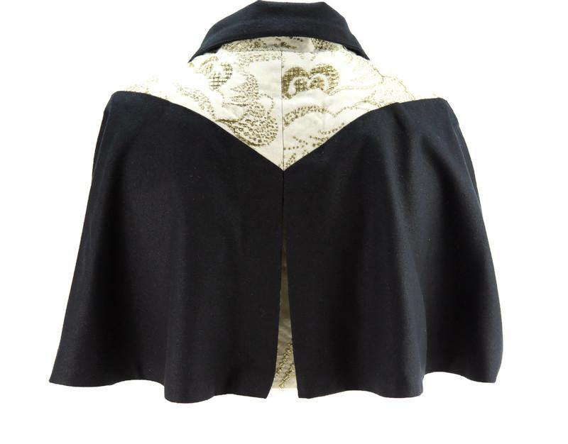 Black and Gold Museum Cape - Sumie Tachibana