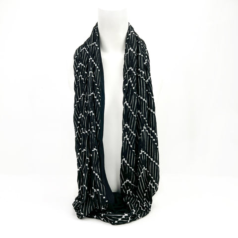 Black and White Geometric Lines Infinity Scarf