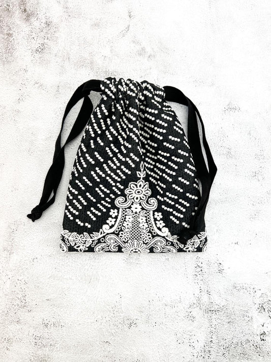 Black and Cream Floral Jacquard Knit Drawstring Bag BAG00094