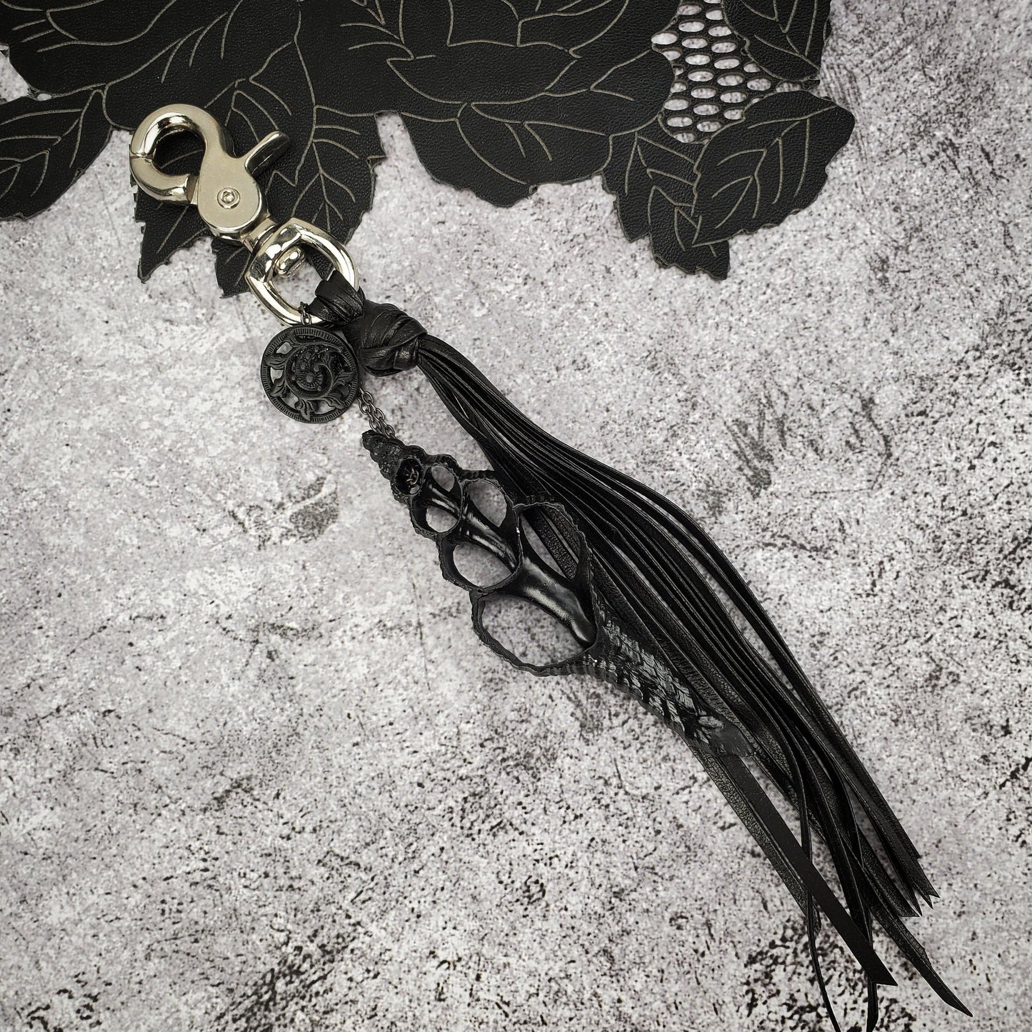 Black Faux Leather Shell Keychain Hook - Sumie Tachibana
